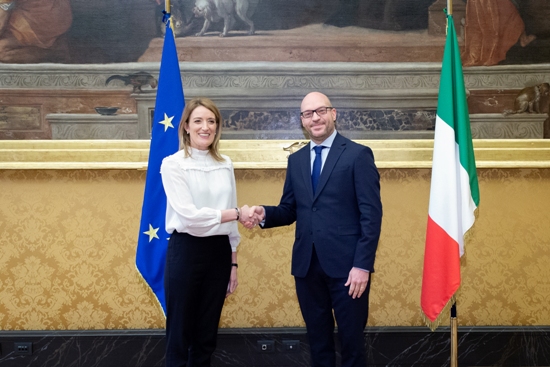 Il Presidente della Camera dei deputati, Lorenzo Fontana, con il Presidente del Parlamento europeo, Roberta Metsola